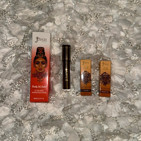 Julia’s Place Makeup Bundle - Picture 1 of 5